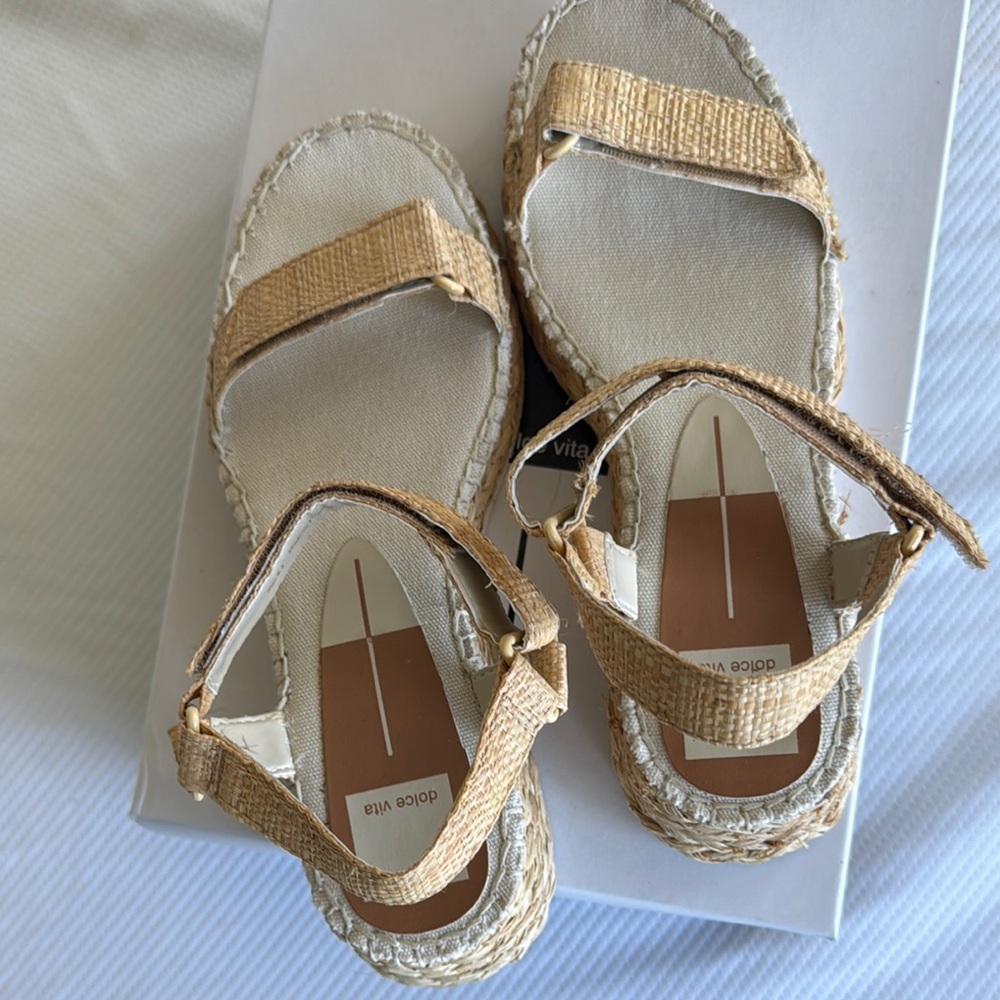 Dolce Vita Myra Light Natural Raffia Wedge Sandal. - Picture 2 of 8